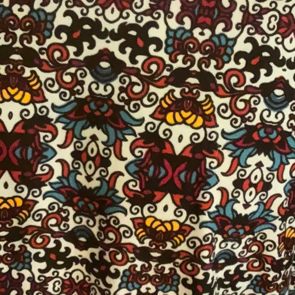 LuLaRoe size small tunic top. Simply comfortable high/low top. - Picture 2 of 6